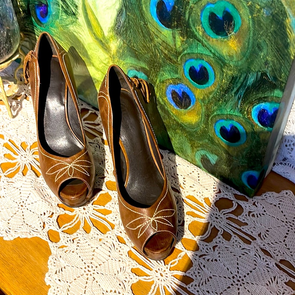 Dress shoes,